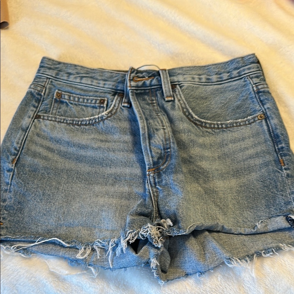 Denim Forum Blue Women's Shorts size 27. Great condition